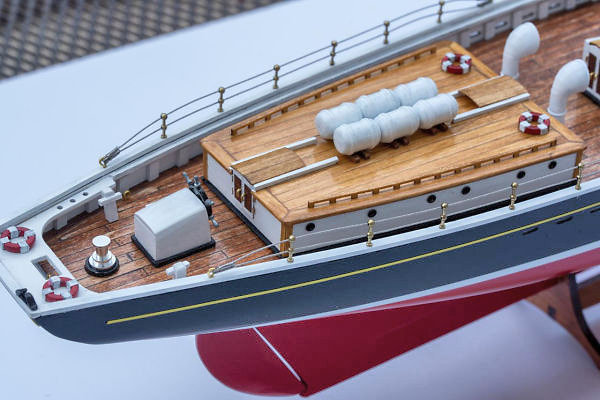 Image of Bluenose II Bluenose II Model Shipways 1:64 Scale