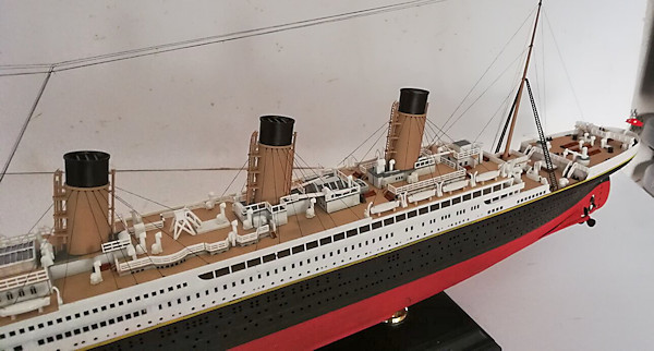 Image of Academy 1/400 RMS Titanic (Fully lit)