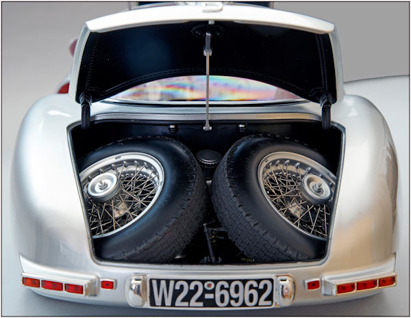 Image of Mercedes Benz 300SLR