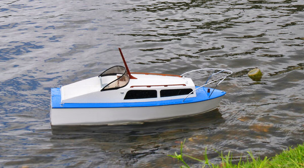 Image of R/C Cabin Cruiser